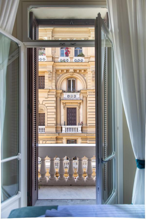 Palazzo Nana Suites & Apartments Naples Luaran gambar