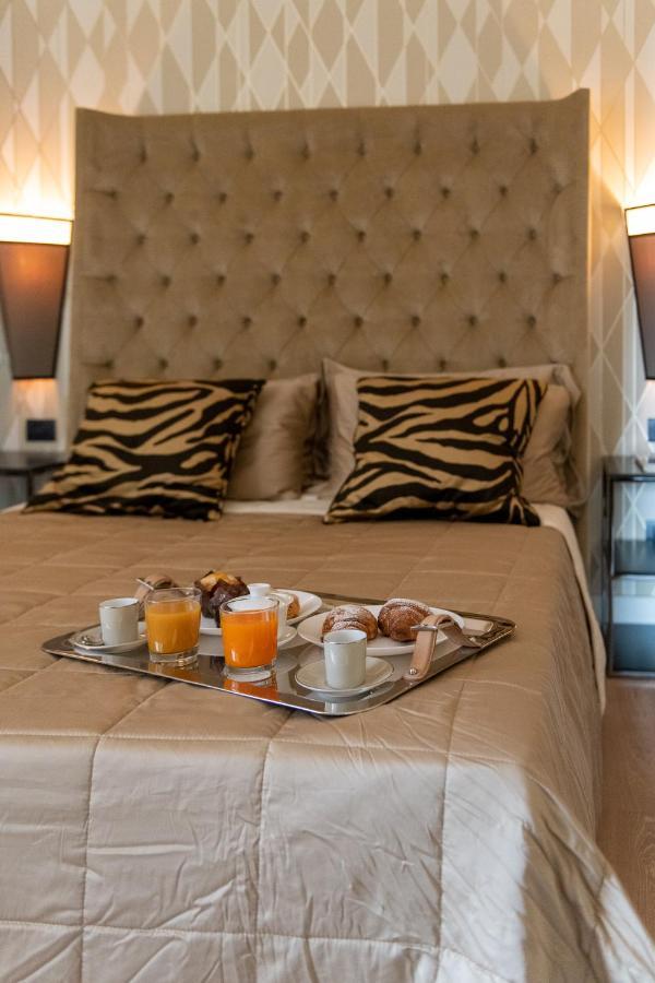 Palazzo Nana Suites & Apartments Naples Luaran gambar