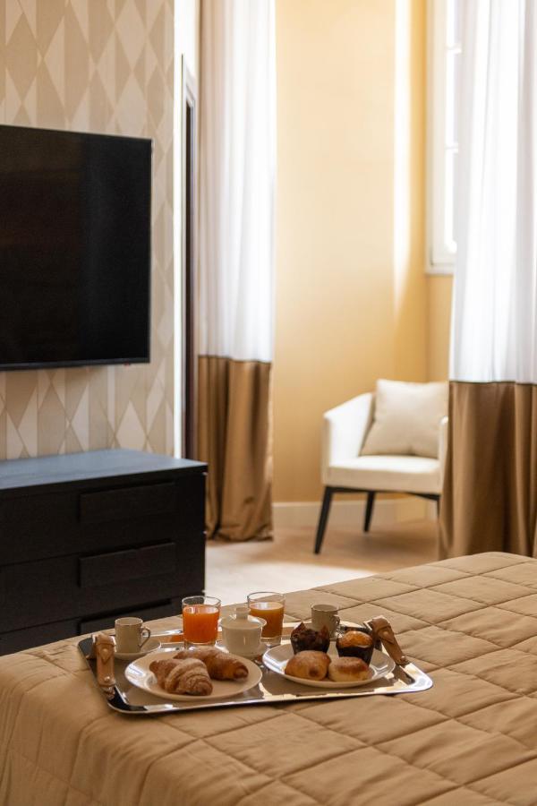 Palazzo Nana Suites & Apartments Naples Luaran gambar